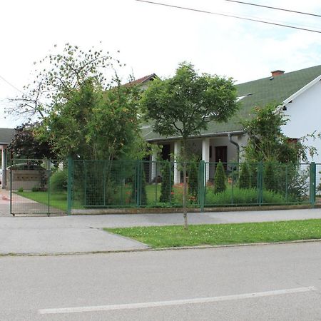 Boulevard Garden House - Free And Save Parking In The Locked Yard Ćuprija المظهر الخارجي الصورة